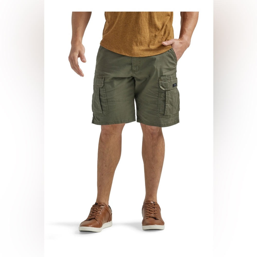 Wrangler Men's and Big Men's Stretch Cargo Shorts 10” Inseam Green Olive